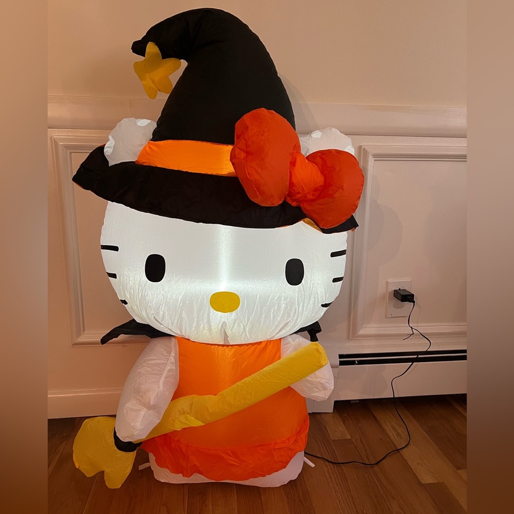 Hello Kitty Halloween Inflatable - Picture 5 of 5